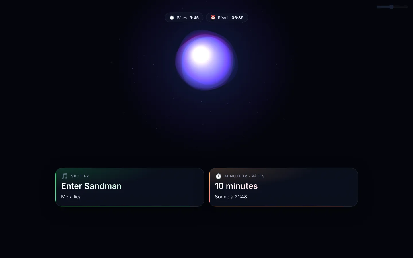 Deux pastilles de minuteur en haut, une carte Spotify et une carte minuteur en bas.